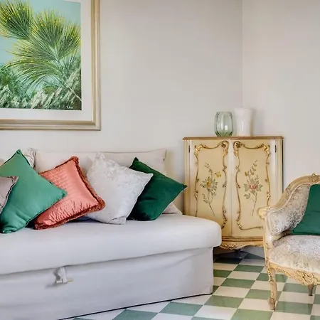Volturno's Unique View Apartment Rome
