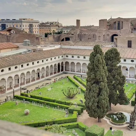 Apartamento Volturno's Unique View Roma