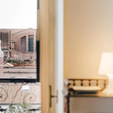 Volturno's Unique View ローマ