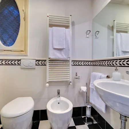 アパート Volturno's Unique View ローマ